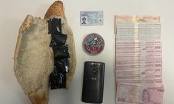 İstanbul'da ekmek arasında uyuşturucu madde saklayan 2 şüpheli gözaltına alındı