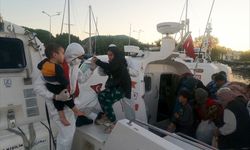 Kuzey Ege'de Yunanistan unsurlarınca geri itilen 45 düzensiz göçmen kurtarıldı