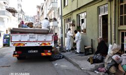 Osmangazi'de Çöp evden 2 kamyon eşya çıktı