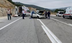 Bursa'da İki Otomobil Kazaya Karıştı! 4 Kişi Yaralandı
