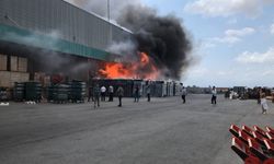 Kocaeli'de zincir marketin deposundaki yangın kontrol altına alındı
