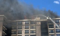 Silivri'de binanın çatısında çıkan yangın söndürüldü