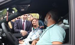 AK Parti Genel Başkan Yardımcısı Sırakaya, Kapıkule'de gurbetçilerle bir araya geldi