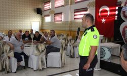 Bandırma’da okul servisi şoförleri ve hosteslerine trafik eğitimi verildi