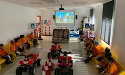 Edirne'de jandarma ekiplerinden anaokulu öğrencilerine trafik eğitimi