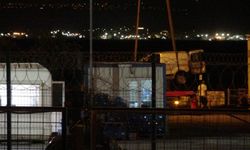 Kocaeli'de feribot iskelesinde denize düşen hafif ticari aracın sürücüsü yaralandı