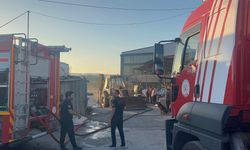 Kocaeli'de geri dönüşüm tesisindeki yangın söndürüldü
