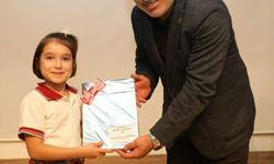 Akyazı'da "hayvan sevgisi" temalı resim ve şiir yarışmasının ödülleri verildi