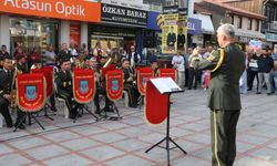 Edirne'de askeri bando Cumhuriyet'in 100. yılı etkinlikleri kapsamında konser verdi