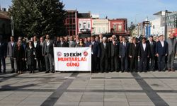 Edirne'de Muhtarlar Günü etkinlikleri çelenk töreniyle başladı