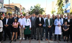 Edirne'deki festivalde vatandaşlara 1 ton 100 kilo tava ciğeri ikram edildi