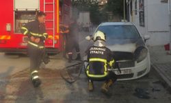 Lüleburgaz'da park halindeki otomobilde çıkan yangın söndürüldü