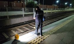 Tekirdağ'da yolcu treninin altında kalan kişi öldü