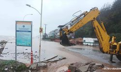 Bursa İlçelerinde Şiddetli Yağış: Deniz Taştı, Sokaklarda Su Sorunu