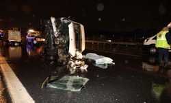 Bağcılar'da bariyere çarpan minibüsün sürücüsü öldü