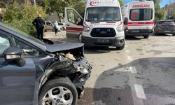 Edirne'de iki otomobilin çarpıştığı kazada 2 kişi yaralandı