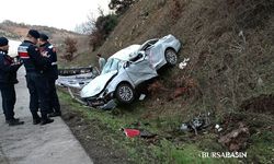 Kestel'de Tırla Çarpışan Otomobil Takla Attı, 2 Yaralı