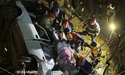 Nilüfer'de Köprüden Dere Yatağına Düşen Otomobilde 4 Yaralı