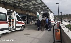 Ağrı'da Servis Minibüsü ve Kamyonet Çarpıştı: 20 Lise Öğrencisi Yaralı