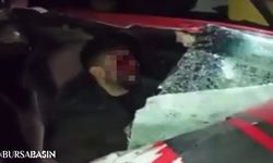 Bursa'da Otomobil, Hızla Seyir Halindeki Tıra Çarptı