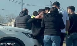 Bursa'da Trafik Kavgası: Kadınlar Yumruklu, Erkekler Sopalı Kavgada
