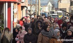 Bursa'da Ucuz Züccaciye İçin Uzun Kuyruklar Oluştu
