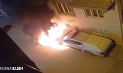 Bursa'da Korkutan Yangın: Park Halindeki Otomobil Alev Aldı