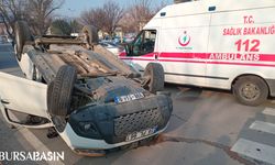 İnegöl'de Kaza: 2 Araç Çarpıştı, 2 Yaralı