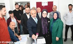 Başkan Alinur Aktaş, Gümüştepe İlkokulu'nda Oy Kullandı