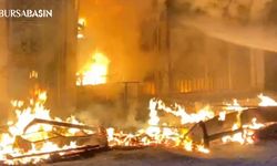 Bursa'da Mobilya Dükkanında Yangın: İtfaiye Hızlı Müdahale Etti