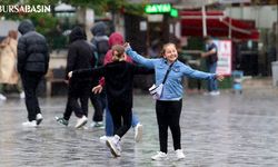 Bursa'da Çocuklar Yağmurun Keyfini Çıkardı