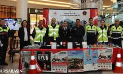 Bursa Jandarması, Trafik Haftası'nda AVM'lerde Bilgilendirme Standları Kurdu