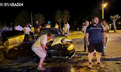 İznik'te İki Otomobil Kafa Kafaya Çarpıştı: 3 Yaralı