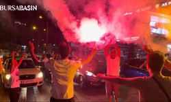 Milli Takım Çeyrek Finale Yükseldi, Bursa Sokaklara Aktı
