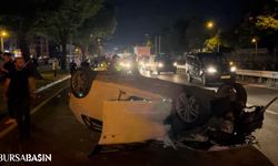 Nilüfer'de Makas Atan Otomobil Taksiye Çarptı, 3 Yaralı