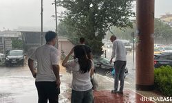 Bursa'da Sağanak Yağış Trafiği Felç Etti