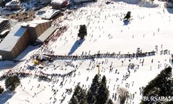 Bursa'da Uludağ'a Akın Edildi, Teleferik Kuyruğu Uzadı