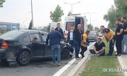 İnegöl Yolunda Otomobil Bariyerlere Çarptı: 1 Yaralı