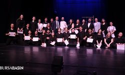 Feraizcizade Gençlerinden Brecht’le Mezuniyet Finali