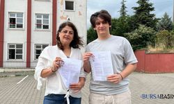 Anne ve Oğul Aynı Sınavda: YKS'de Duygusal Anlar