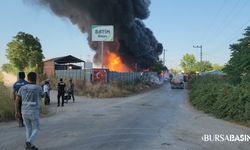 Mustafakemalpaşa’da Plastik Fabrikası Alevlere Teslim