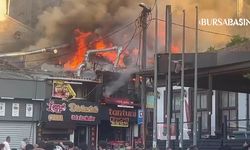 Setbaşı’nda Dönercide Yangın: 5 İş Yeri Zarar Gördü