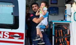 İnegöl'de otomobil anne ve oğluna çarptı