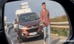 Emniyet Şeridini Yürüyerek Protesto Etti