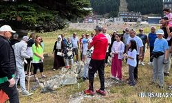 Uludağ’da çevre nöbeti: 30 poşet çöp topladılar