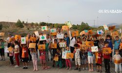 Yangın bölgesindeki çocuklara moral atölyesi