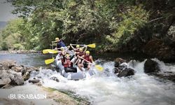 Bursa’da gençler Kocasu’da rafting heyecanı yaşadı
