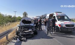 İnegöl’de Otomobil Traktöre Çarptı: 1 Yaralı