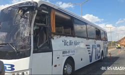 Orhangazi’de Yolcu Otobüsü Gemi Çapası Taşıyan Tıra Çarptı