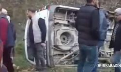 Orhaneli’de Yolcu Minibüsü Devrildi: 8 Yaralı